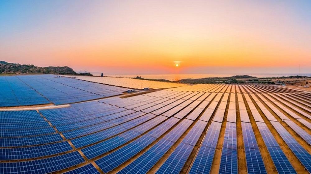 Aurinkoenergiaa 1 TW vuodessa