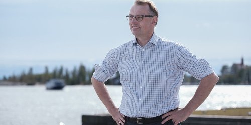 Suomi taklasi päästöt — pelottaako kasvu?